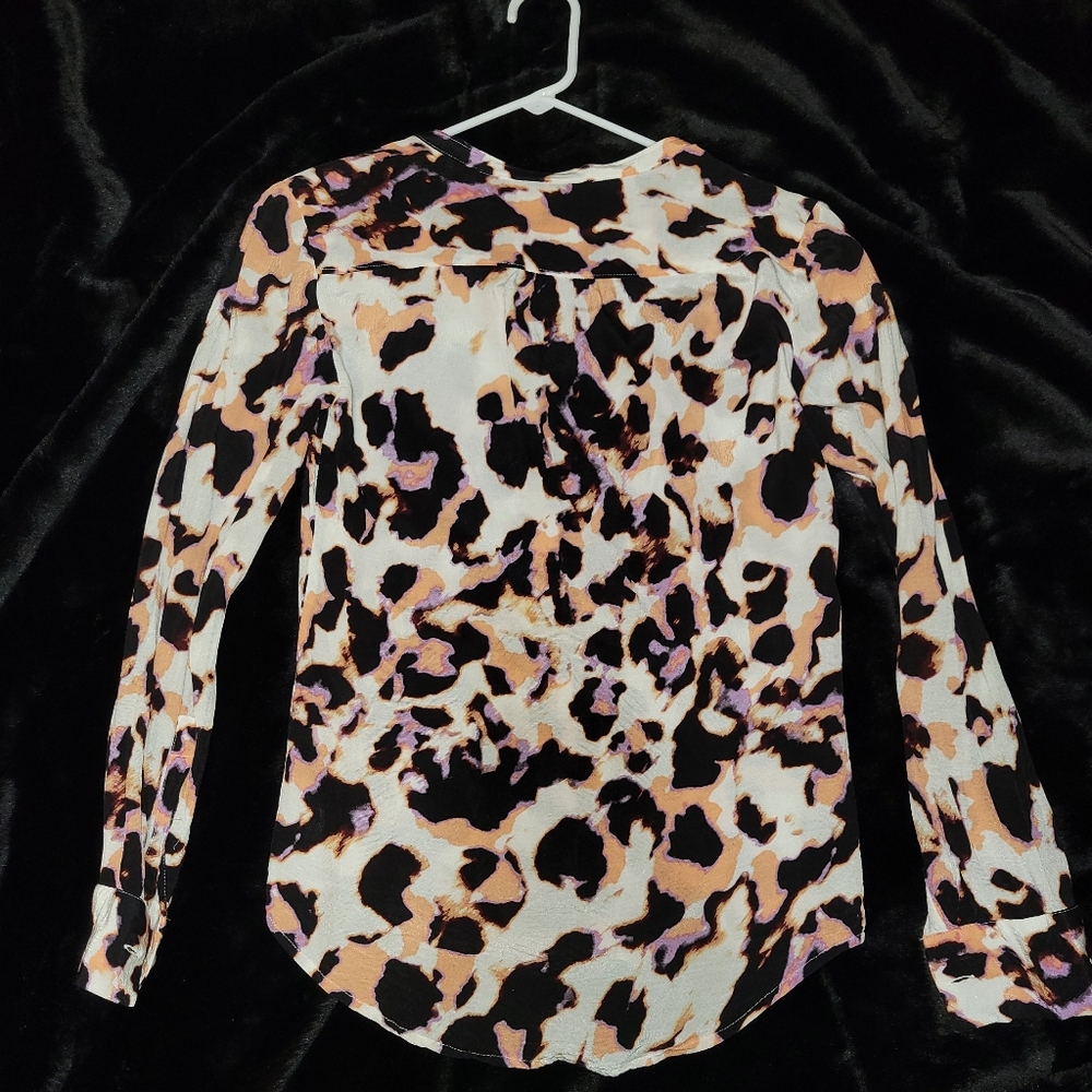 Calvin Klein- Long Adjustable Sleeve, Button-Down Blouse, Size XS - Picture 3 of 6